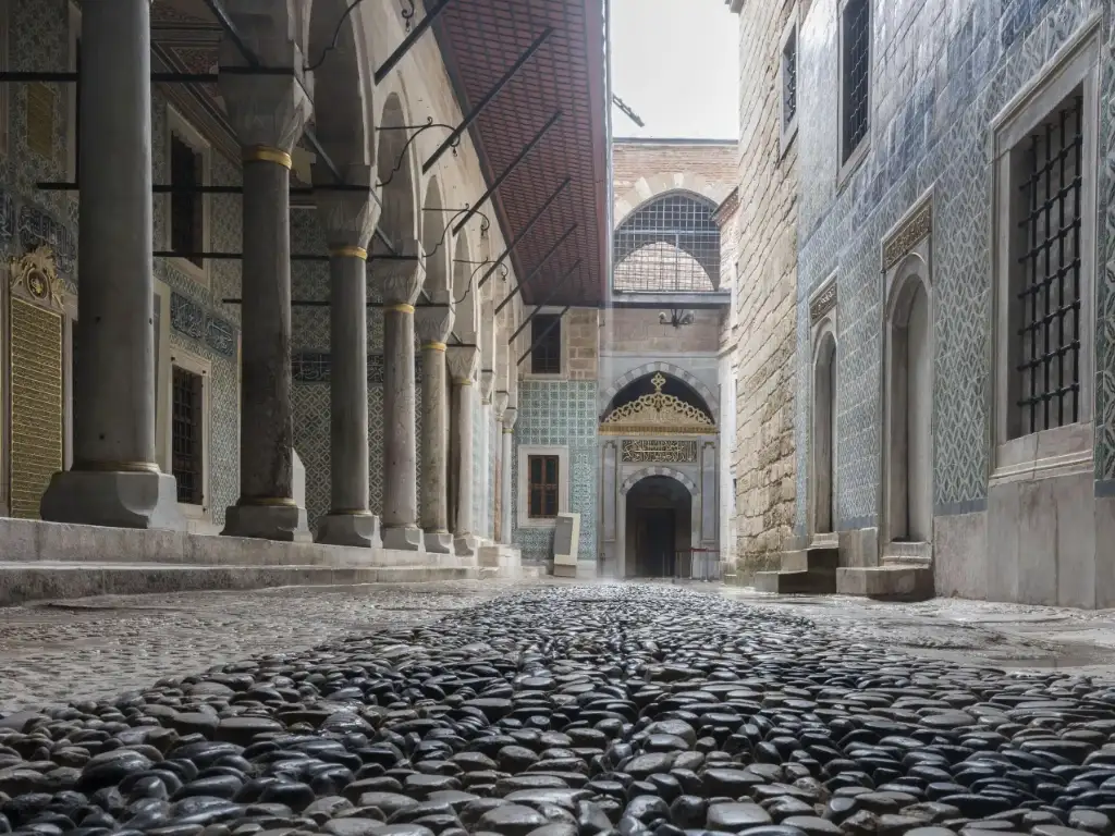 Topkapı Sarayı Hakkında Daha Fazla Detay Öğrenin
